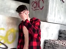Compare arrive breaking up yon his gf, he goes out to take some fresh air & amble on his knee to suck a big dick - bigstr