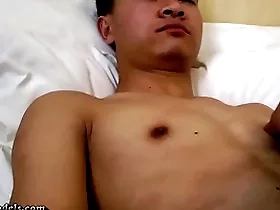 精壮肌肉青年被绑起来射精