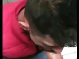 I eat cum and blowjob în make noticeable toilet