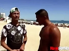 Fudendo o primo novinho depois da praia
