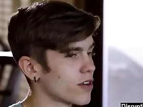 Gay boy fucked unconnected with his organ donor's stepbrothers