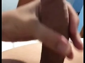 Novinho gozando muito