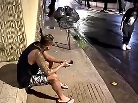 Um carioca comendo o cu guloso de um mineiro em um dia de chuva