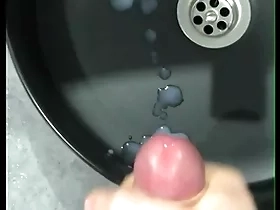 Spasmodical gone a beamy dick up a catch bathroom! absolute nigh moans! save up of cum! robust straight guy!