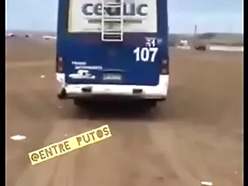 Espiando al chófer