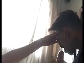 O noia do bairro veio me dar leite