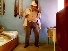 El empresario vaquero es tu amo