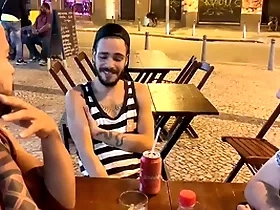 Eu e o meu classmate lembrando da piroca do guilhermedott  fez a gente sentar de novo