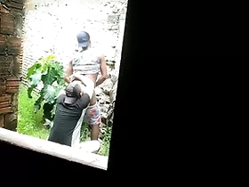 Mavambo da favela subiu o morro pra levar leitada no cuzinho