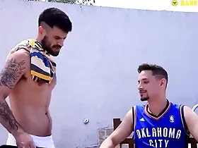 Fodendo um homem bruto e machão