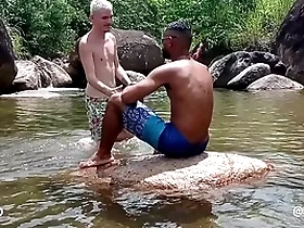 Loirinho levando rola