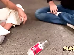 Jugué a wheezles botella send off mis amigos y acabamos cogiendo entre todos