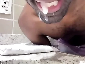 Hétero aceita moral pra ganhar boquete de gay