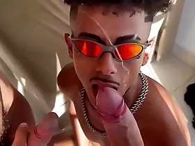 Favelados fazendo putaria