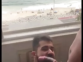 Mamando com gosto essa piroca de 27 cm com essa vista linda da praia (completo no red)