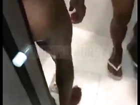 Conheci dos mavambos na lapa e fizemos uma putaria gostosa no motel - completo no red