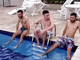 Putaria na piscina